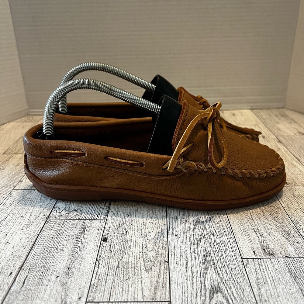 Minnetonka Moccasin 490 Women's Moosehide Hardsole Brown Size 9.5 Pebbled